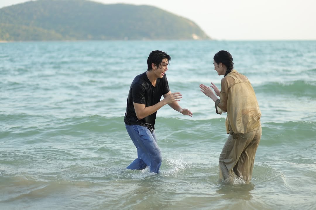 มิ้นท์ - รัญชน์รวี เอื้อกูลวราวัตร
