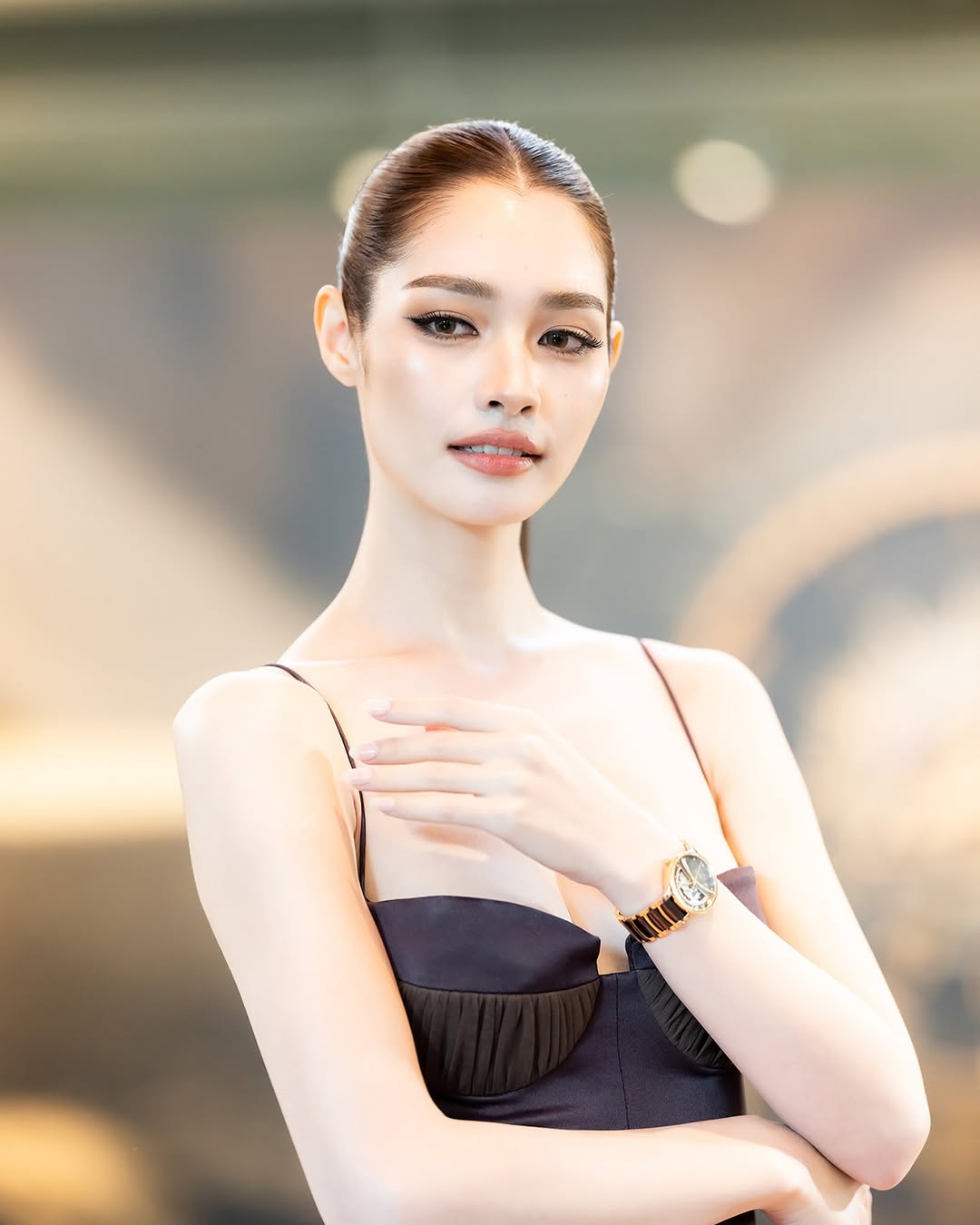มิ้นท์ - รัญชน์รวี เอื้อกูลวราวัตร
