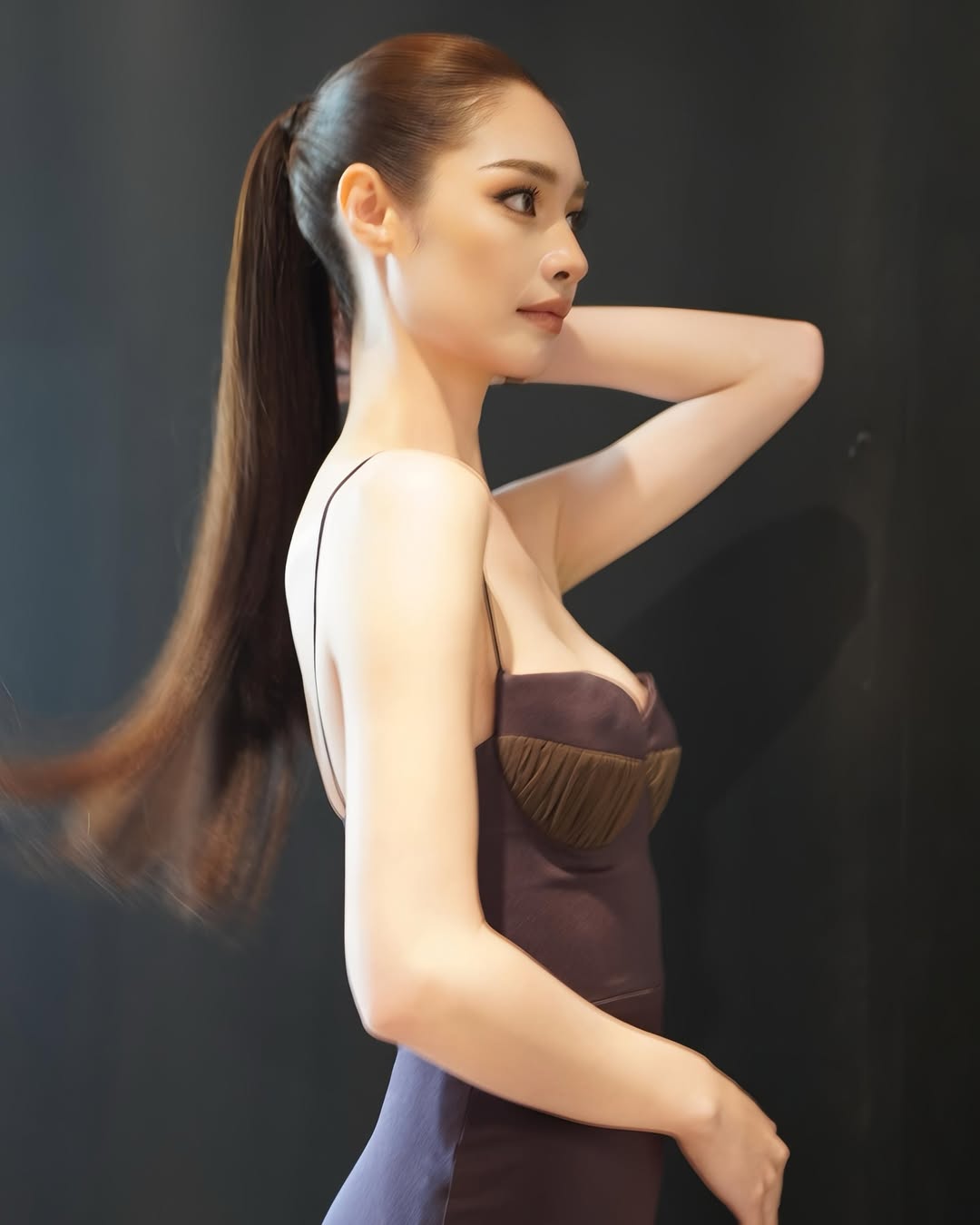 มิ้นท์ - รัญชน์รวี เอื้อกูลวราวัตร