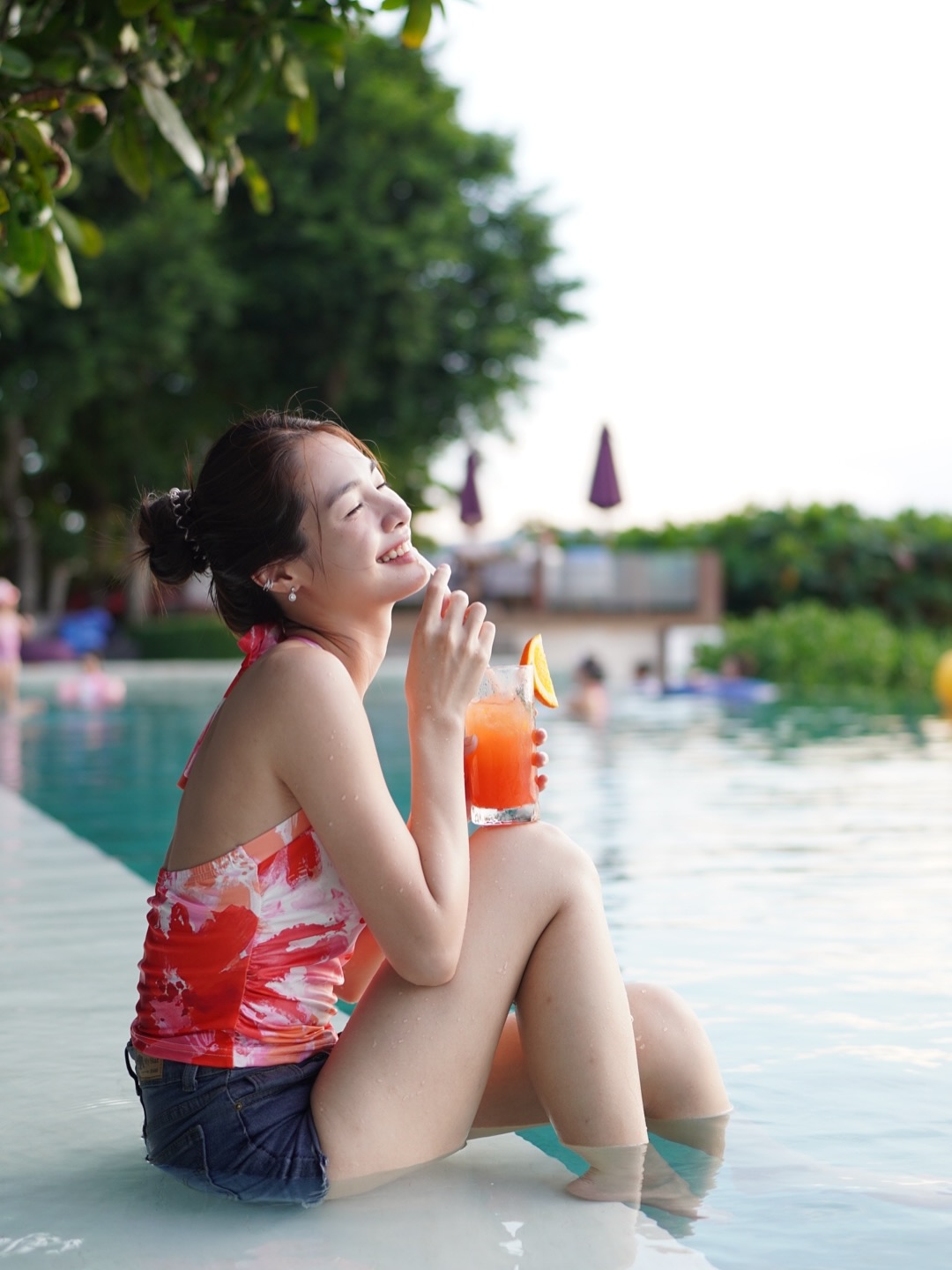 มิ้นท์ - รัญชน์รวี เอื้อกูลวราวัตร