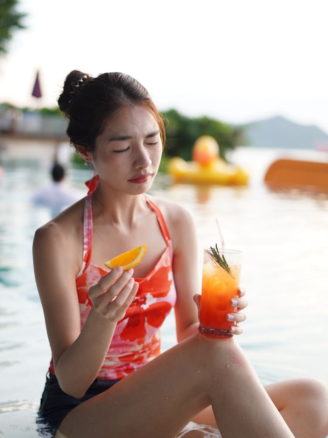 มิ้นท์ - รัญชน์รวี เอื้อกูลวราวัตร