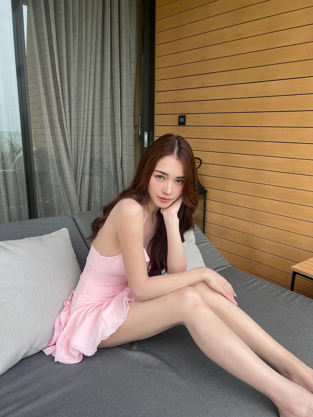 มิ้นท์ - รัญชน์รวี เอื้อกูลวราวัตร