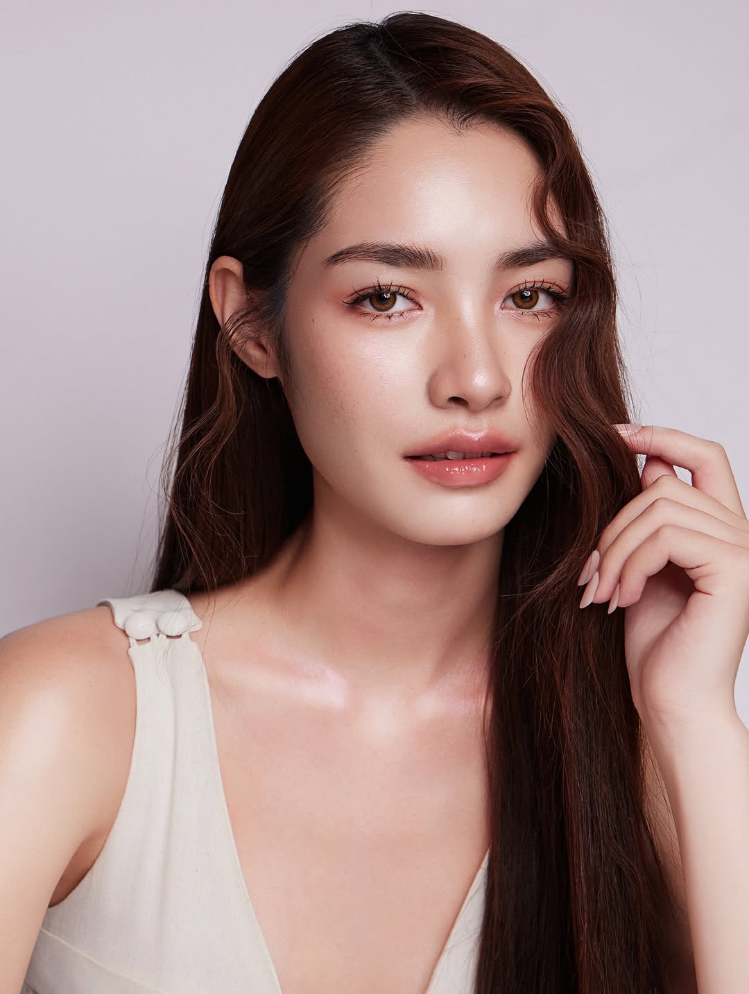 มิ้นท์ - รัญชน์รวี เอื้อกูลวราวัตร
