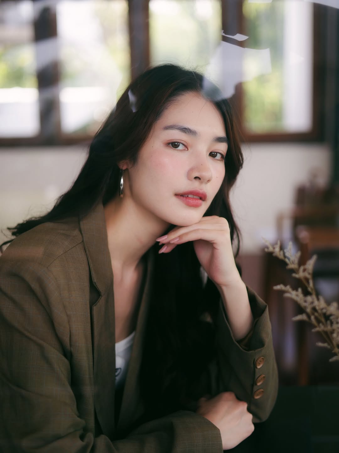 มิ้นท์ - รัญชน์รวี เอื้อกูลวราวัตร