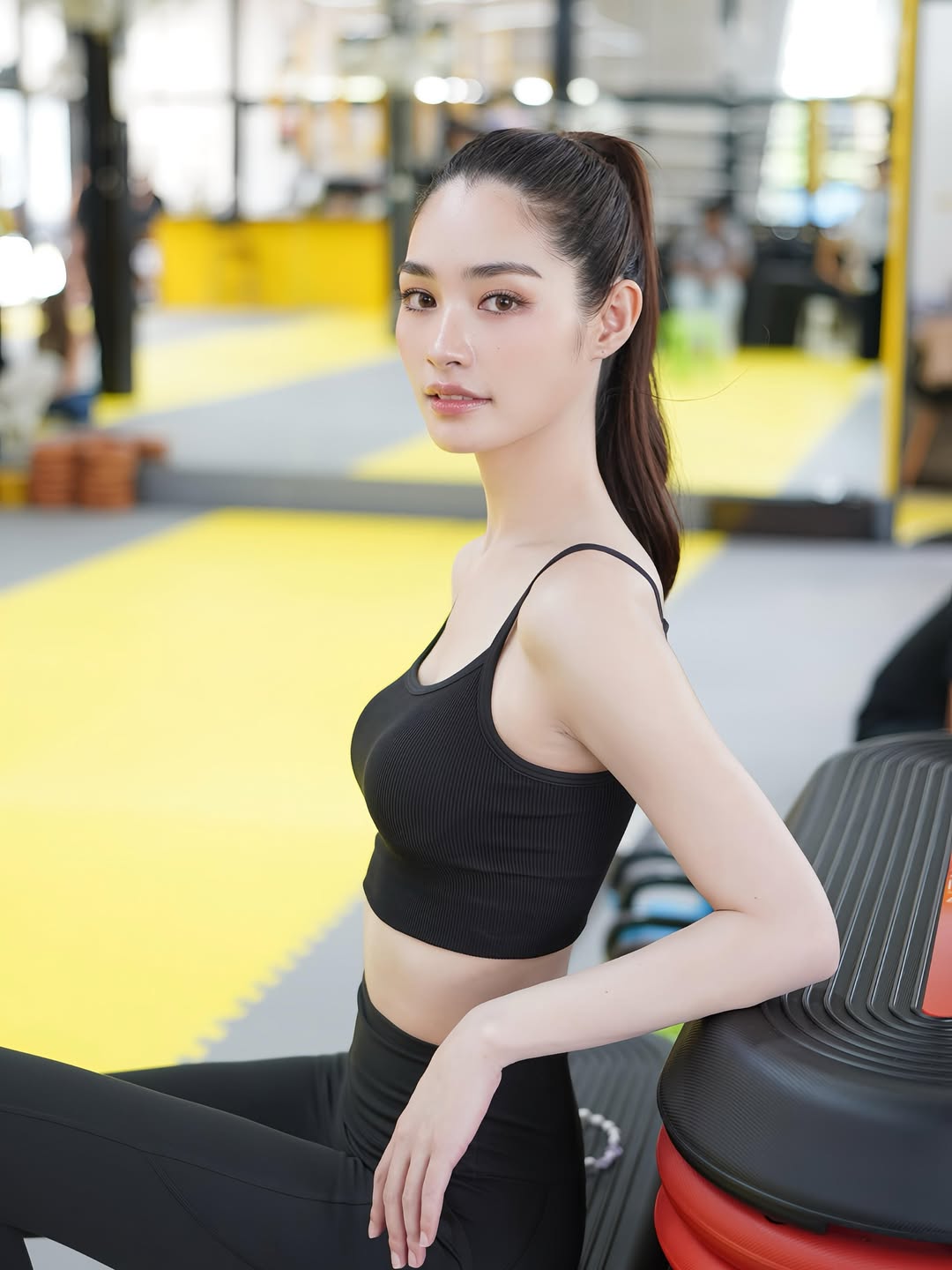 มิ้นท์ - รัญชน์รวี เอื้อกูลวราวัตร