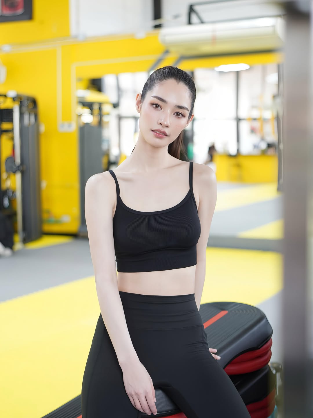 มิ้นท์ - รัญชน์รวี เอื้อกูลวราวัตร