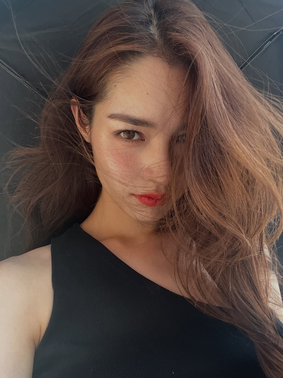 มิ้นท์ - รัญชน์รวี เอื้อกูลวราวัตร