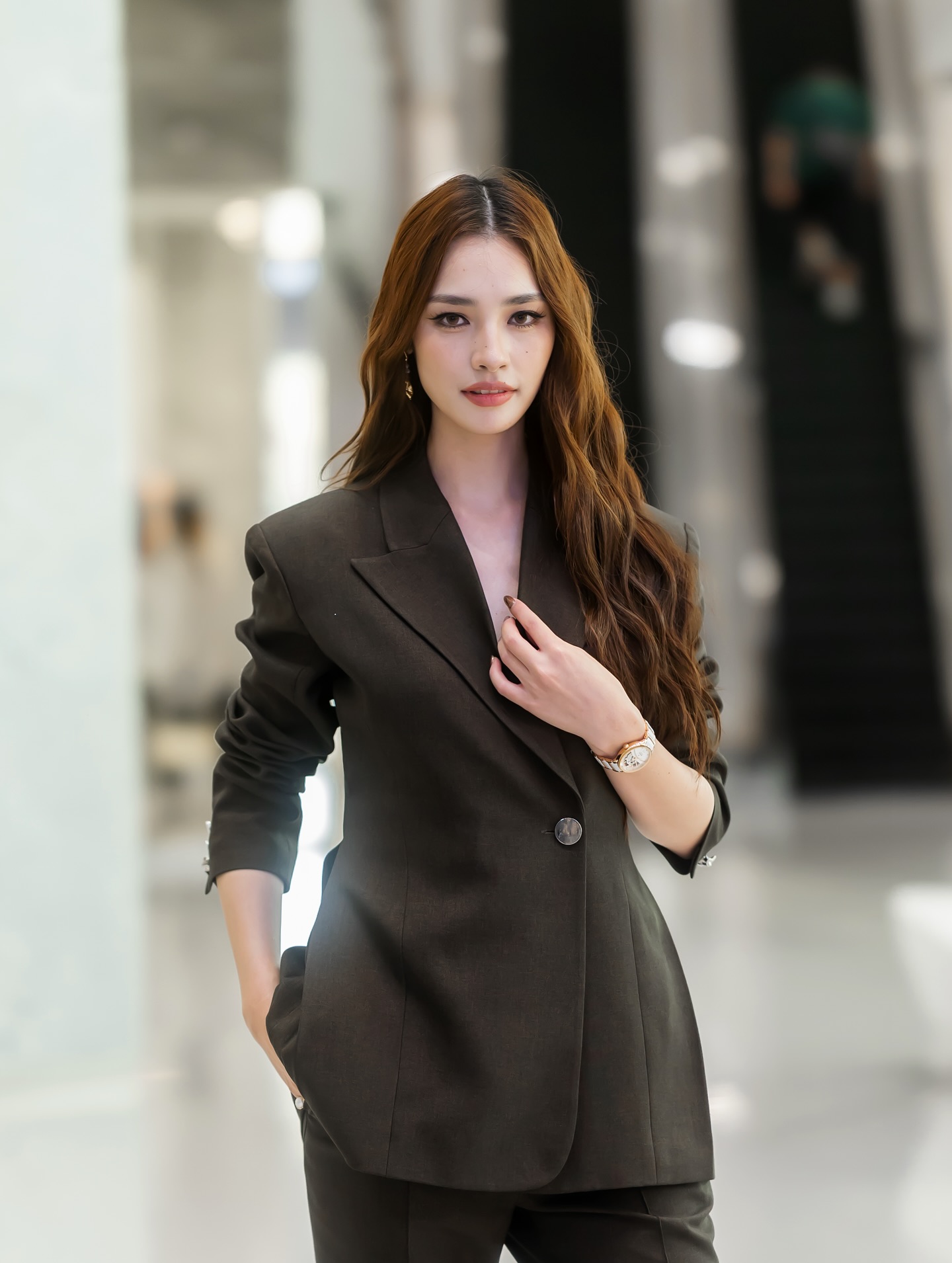 มิ้นท์ - รัญชน์รวี เอื้อกูลวราวัตร
