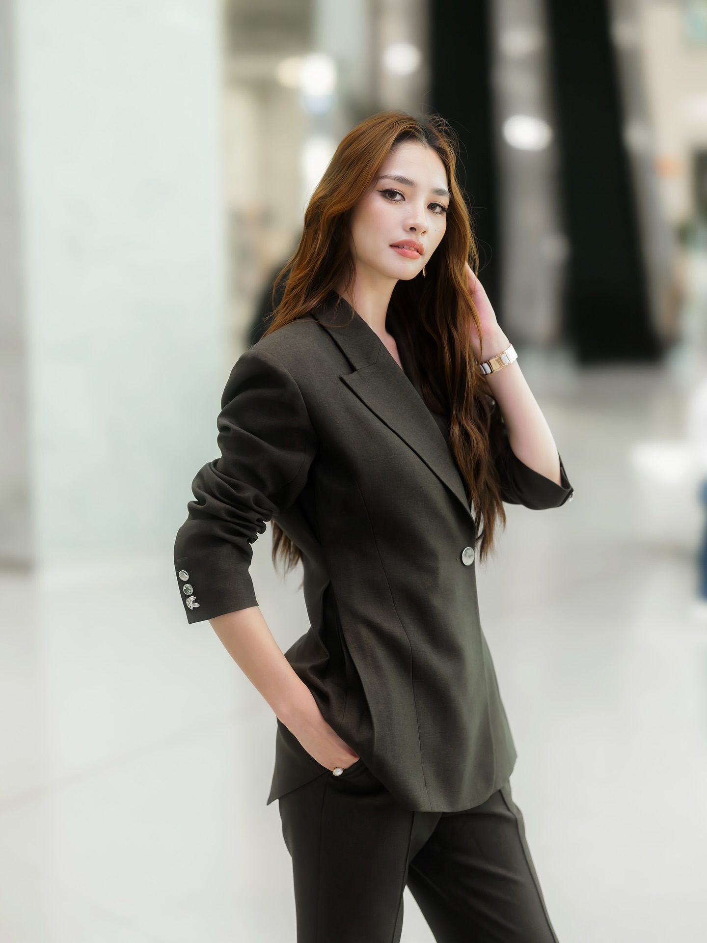 มิ้นท์ - รัญชน์รวี เอื้อกูลวราวัตร