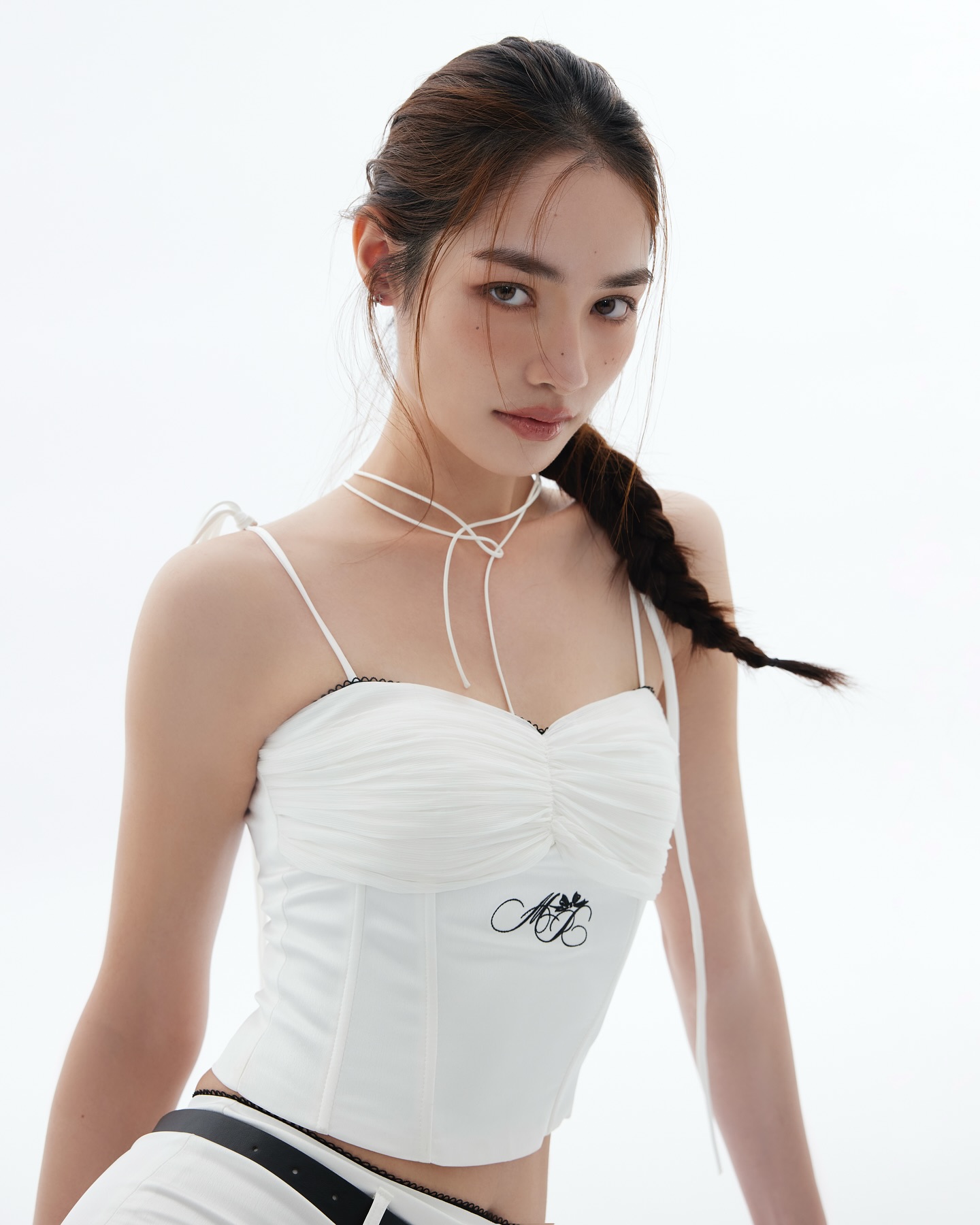 มิ้นท์ - รัญชน์รวี เอื้อกูลวราวัตร