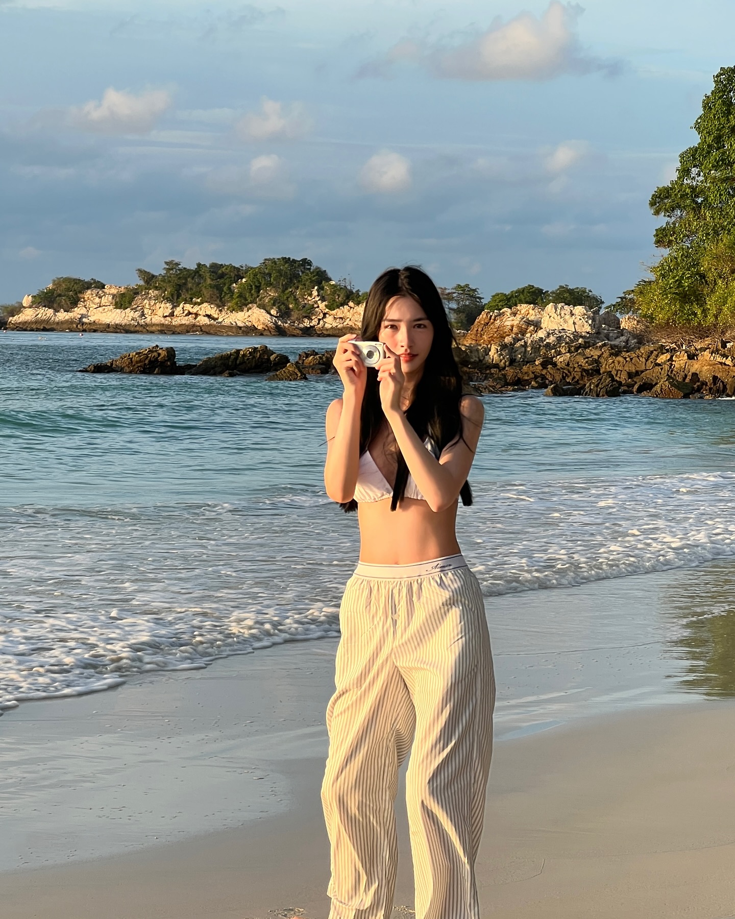 มิ้นท์ - รัญชน์รวี เอื้อกูลวราวัตร