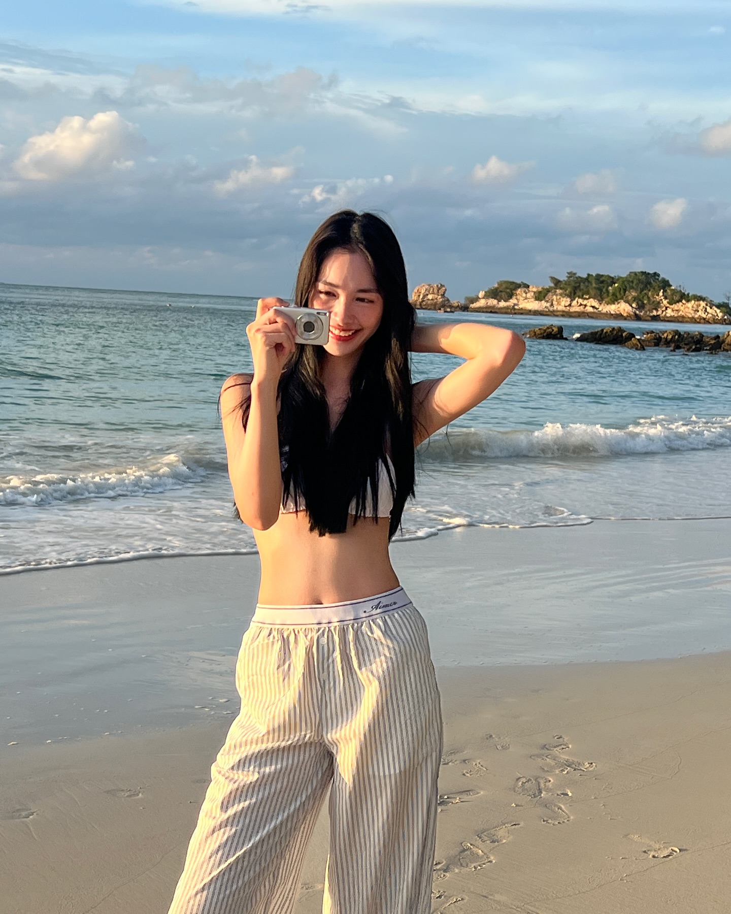 มิ้นท์ - รัญชน์รวี เอื้อกูลวราวัตร