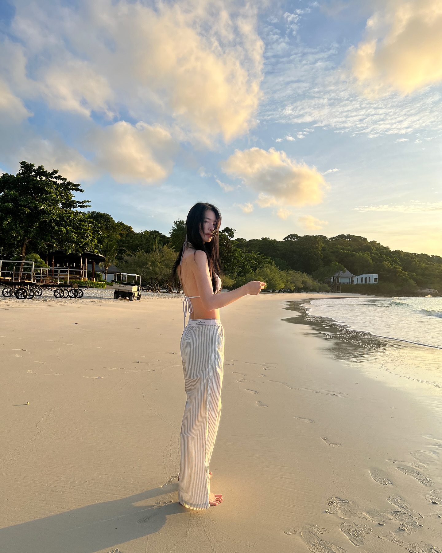 มิ้นท์ - รัญชน์รวี เอื้อกูลวราวัตร