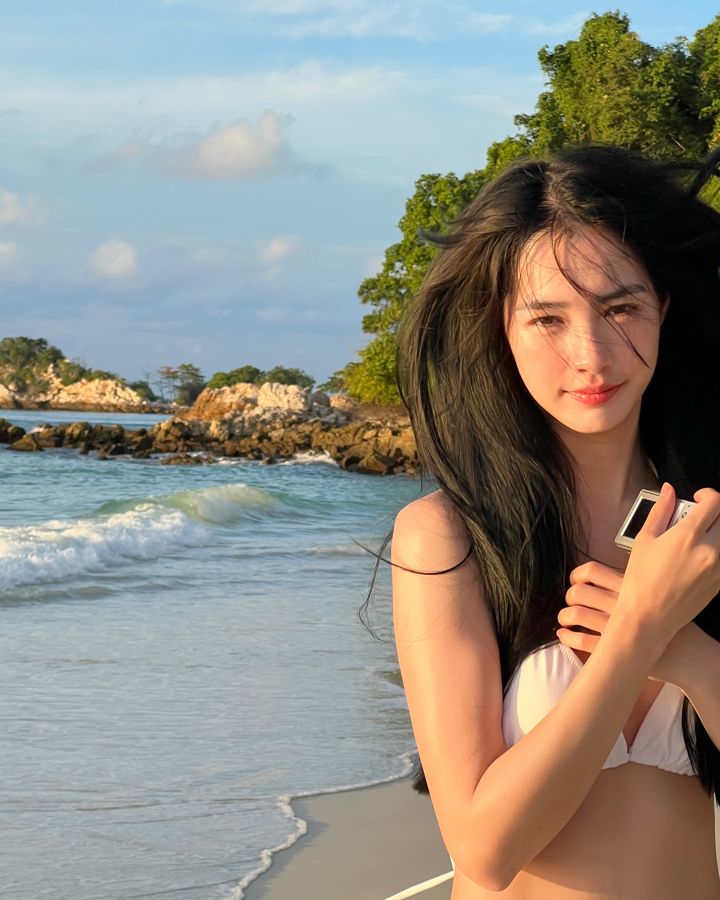 มิ้นท์ - รัญชน์รวี เอื้อกูลวราวัตร