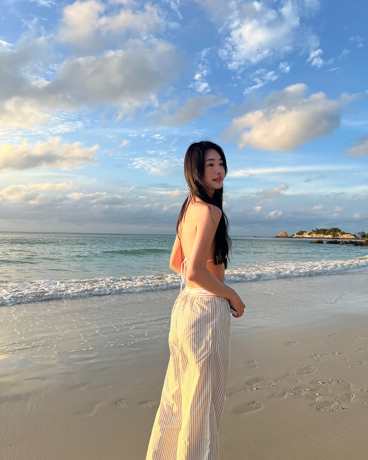 มิ้นท์ - รัญชน์รวี เอื้อกูลวราวัตร