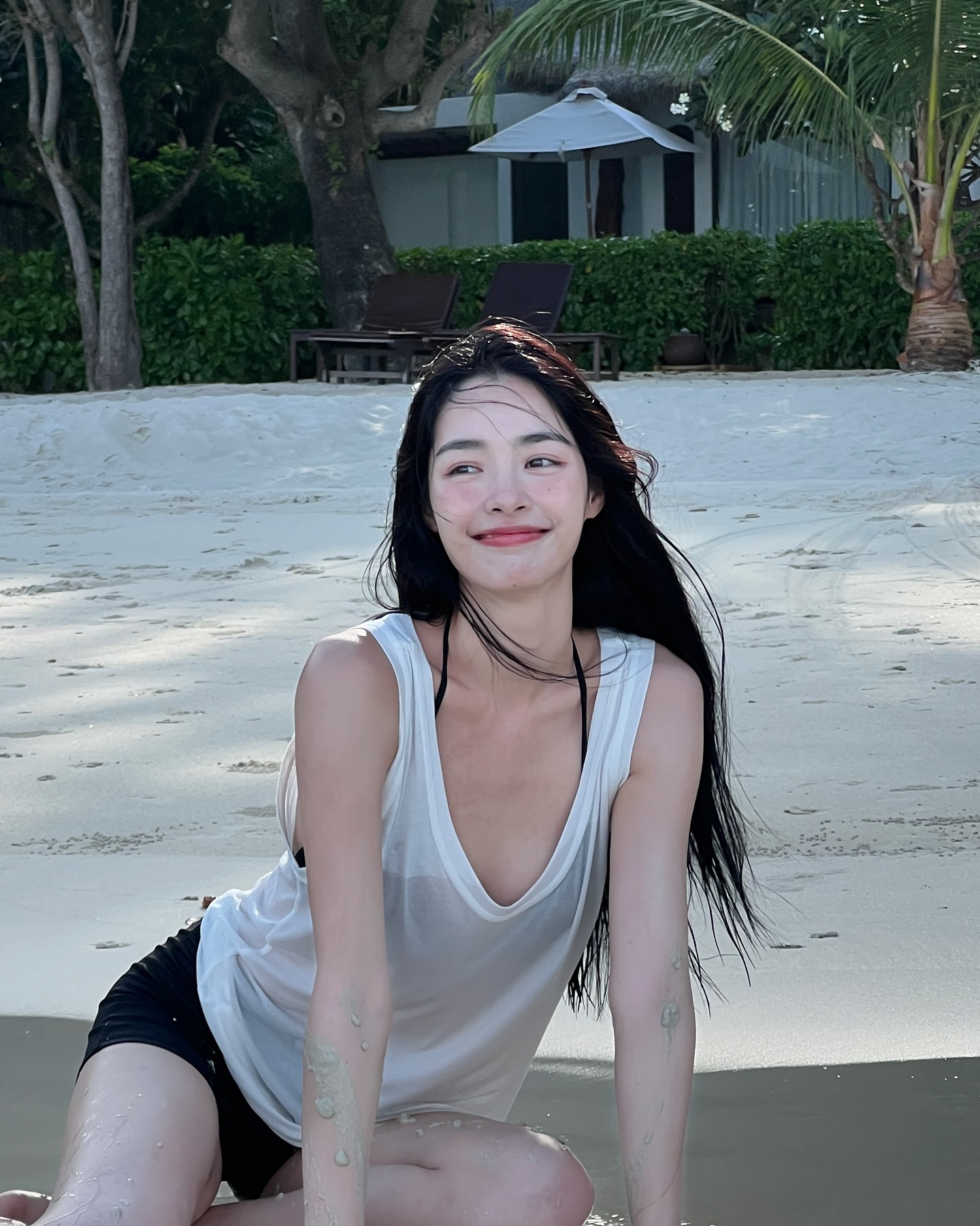 มิ้นท์ - รัญชน์รวี เอื้อกูลวราวัตร