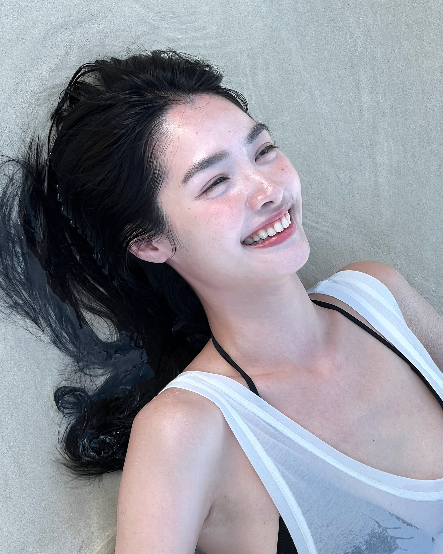 มิ้นท์ - รัญชน์รวี เอื้อกูลวราวัตร