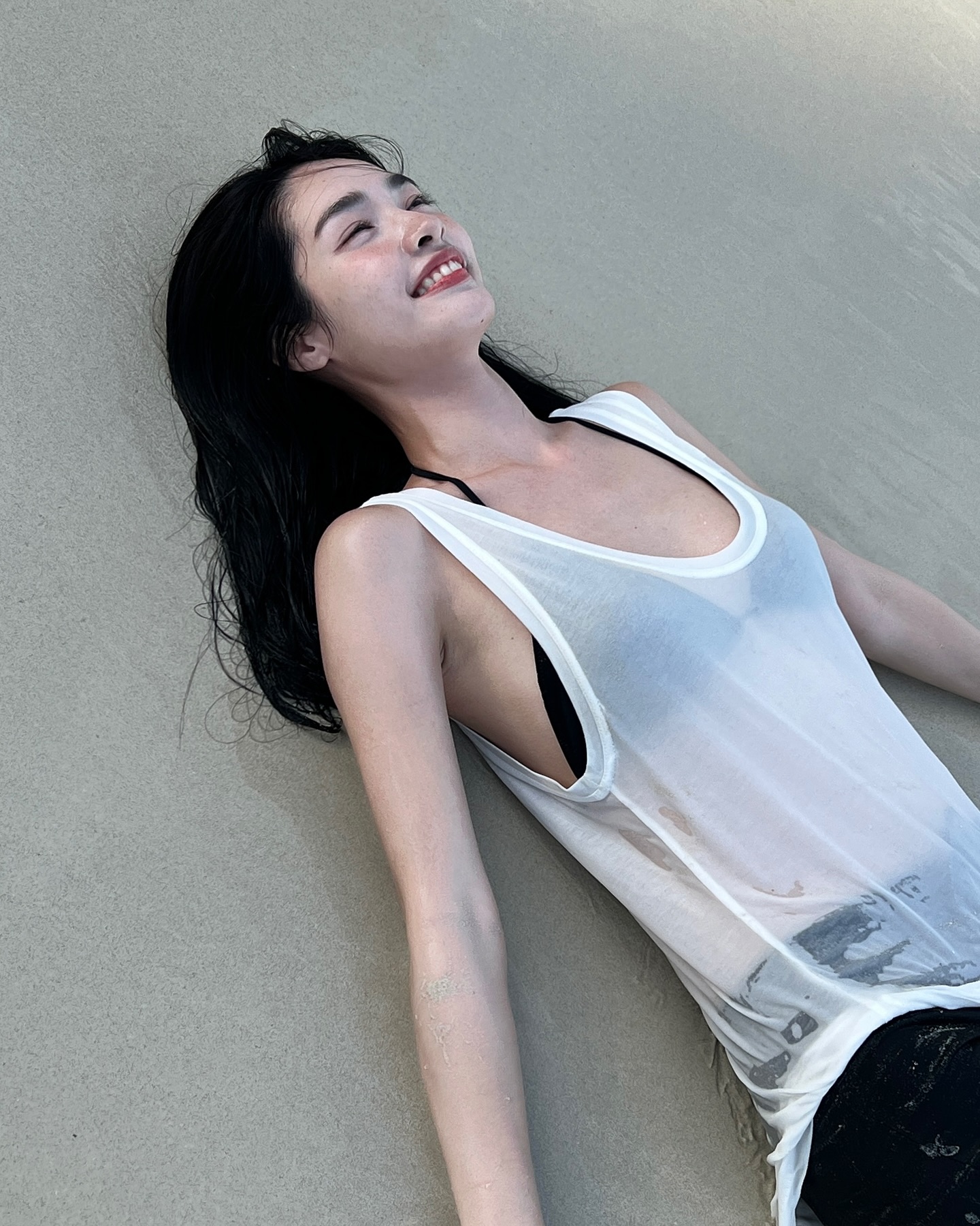 มิ้นท์ - รัญชน์รวี เอื้อกูลวราวัตร