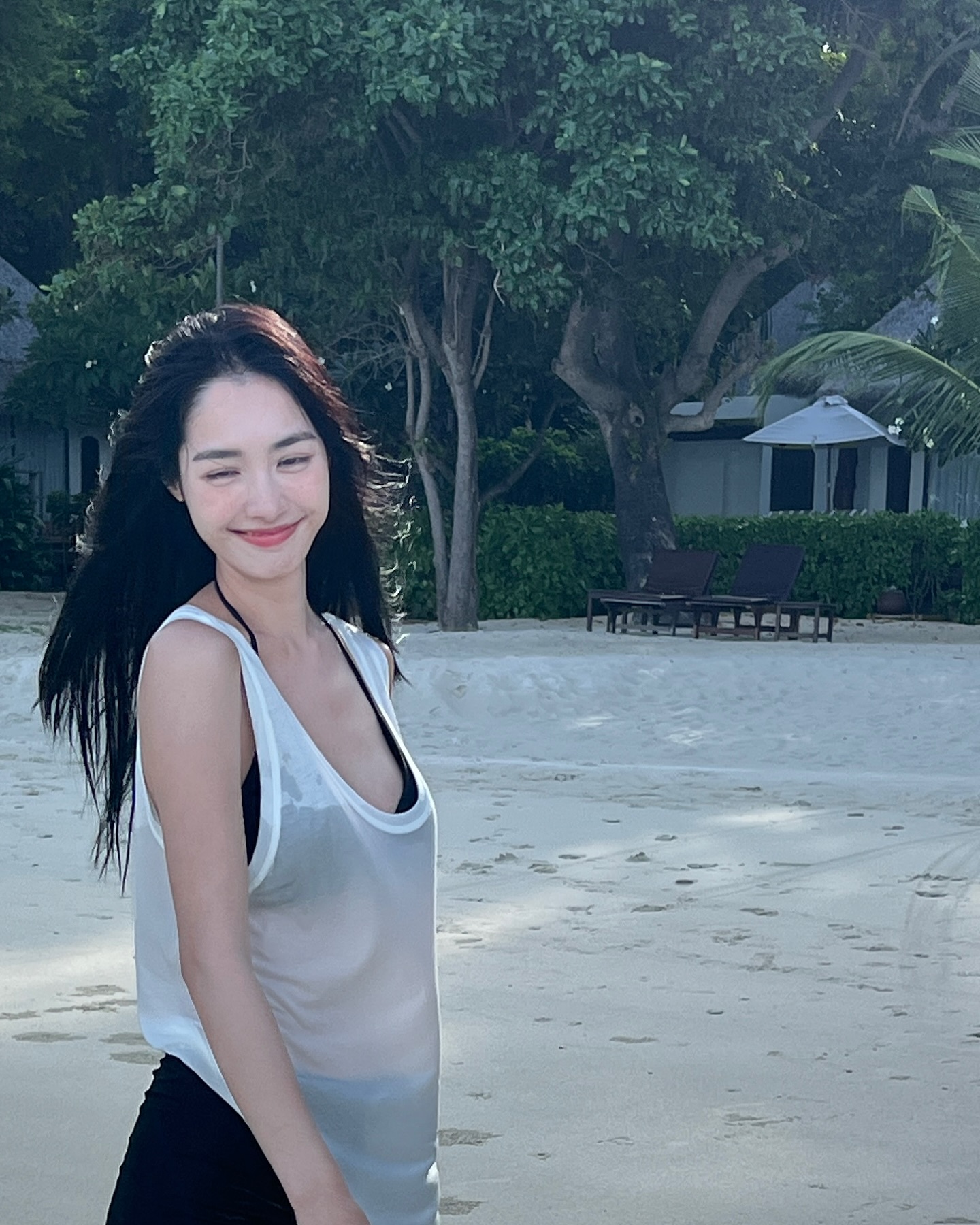 มิ้นท์ - รัญชน์รวี เอื้อกูลวราวัตร