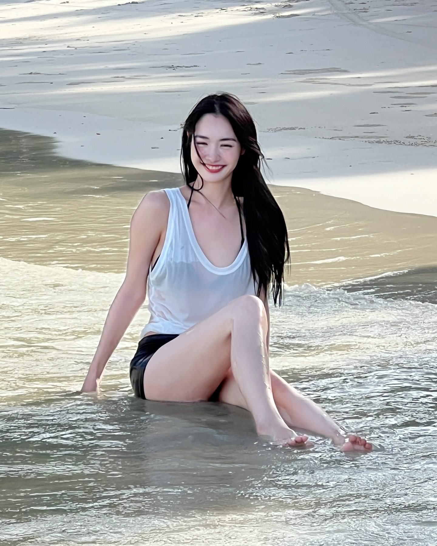 มิ้นท์ - รัญชน์รวี เอื้อกูลวราวัตร