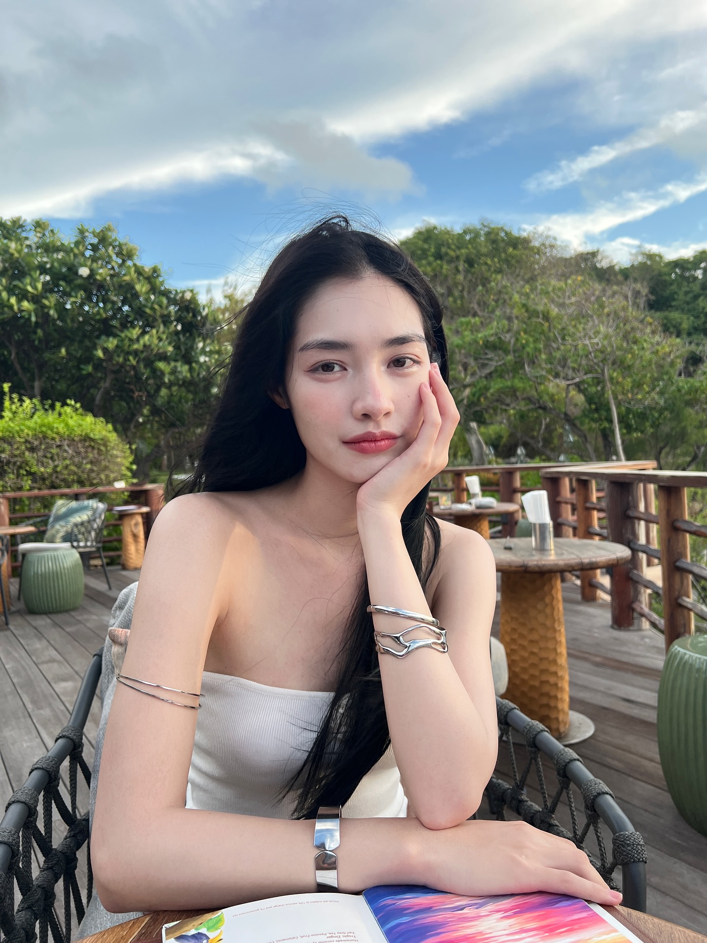 มิ้นท์ - รัญชน์รวี เอื้อกูลวราวัตร