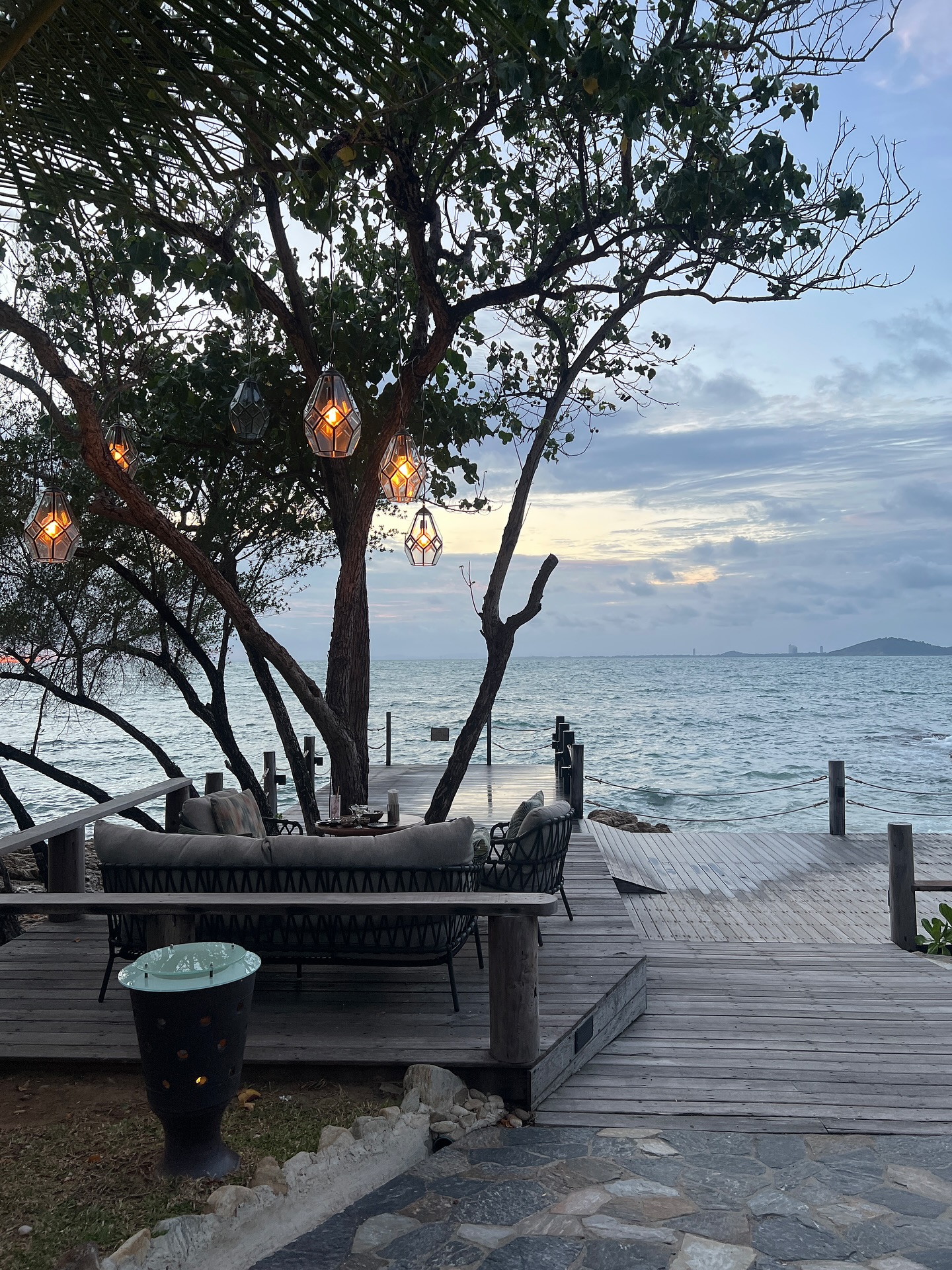 มิ้นท์ - รัญชน์รวี เอื้อกูลวราวัตร