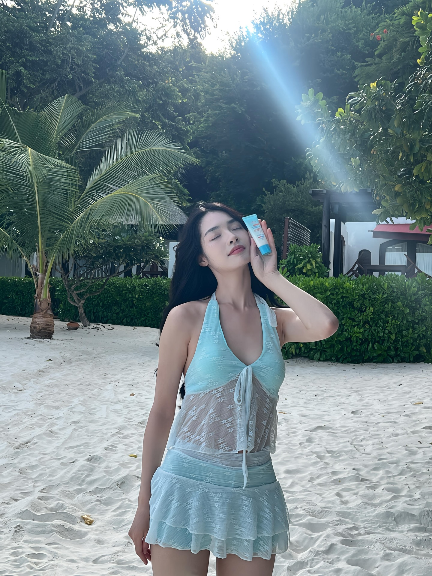 มิ้นท์ - รัญชน์รวี เอื้อกูลวราวัตร