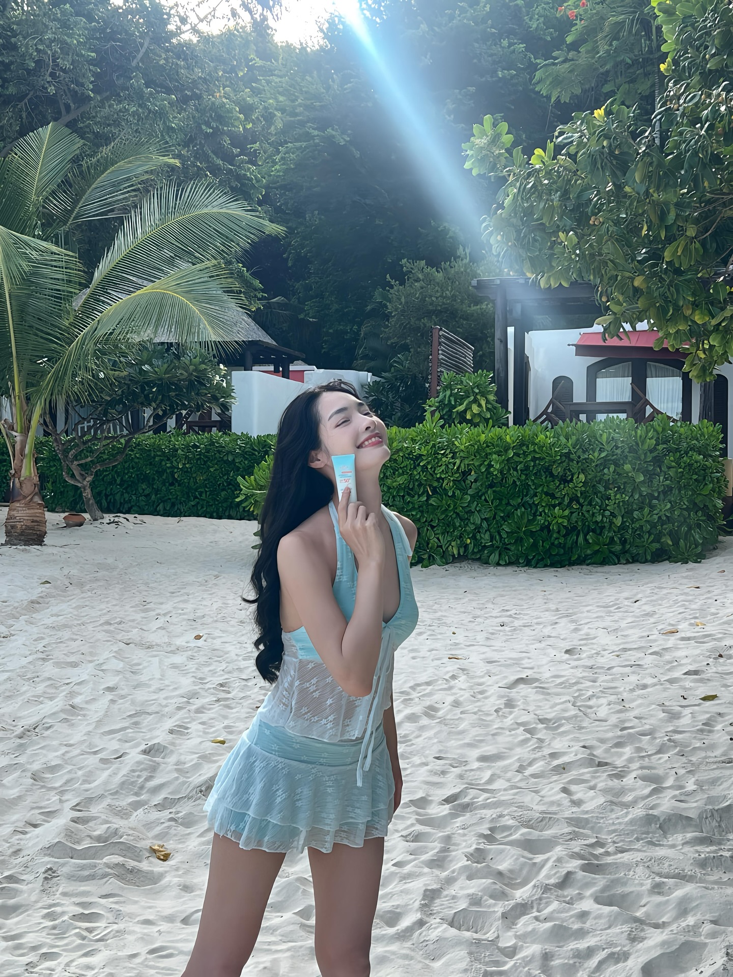 มิ้นท์ - รัญชน์รวี เอื้อกูลวราวัตร