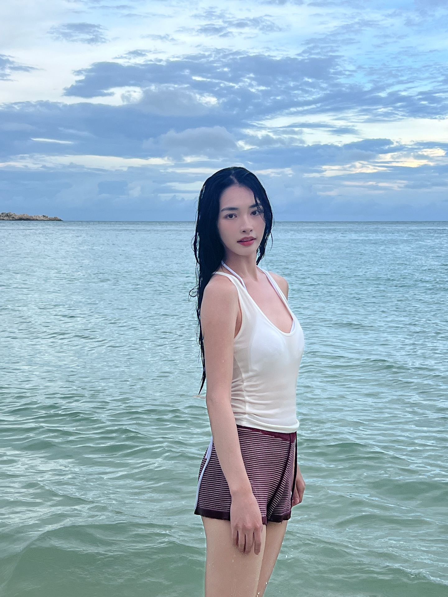 มิ้นท์ - รัญชน์รวี เอื้อกูลวราวัตร