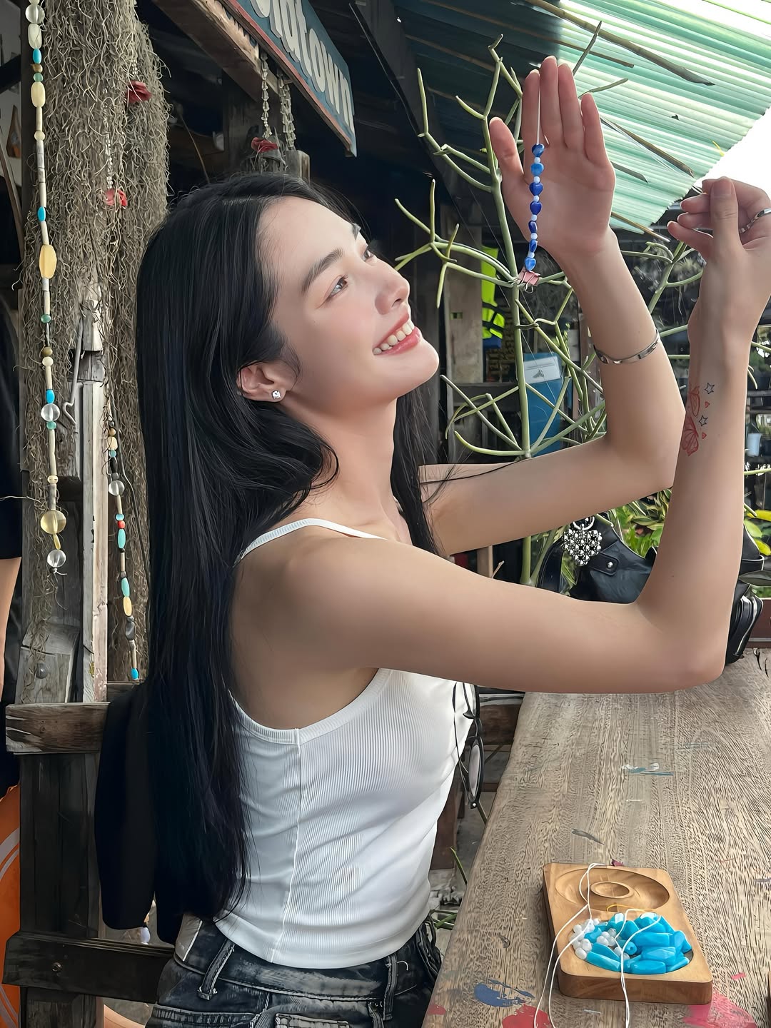 มิ้นท์ - รัญชน์รวี เอื้อกูลวราวัตร