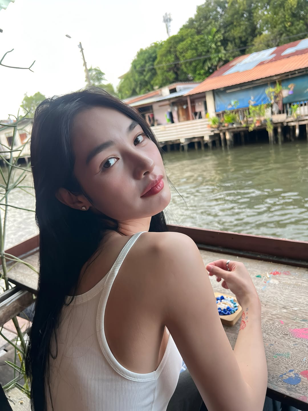 มิ้นท์ - รัญชน์รวี เอื้อกูลวราวัตร