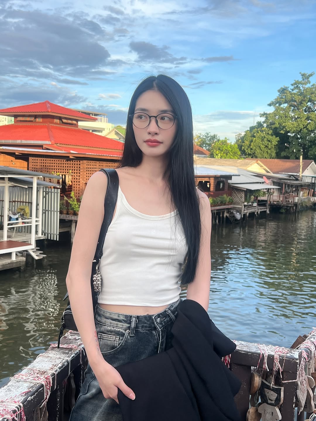 มิ้นท์ - รัญชน์รวี เอื้อกูลวราวัตร