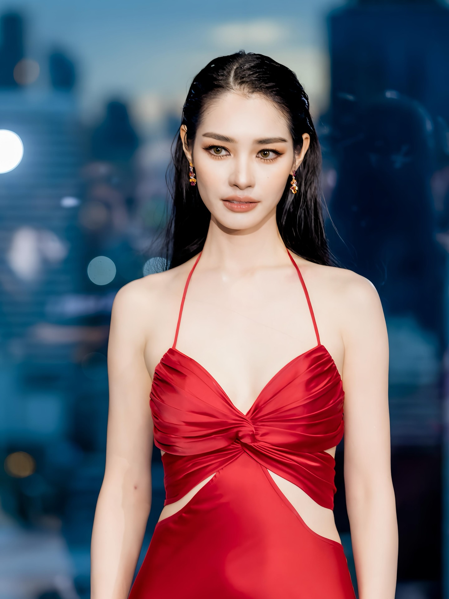 มิ้นท์ - รัญชน์รวี เอื้อกูลวราวัตร