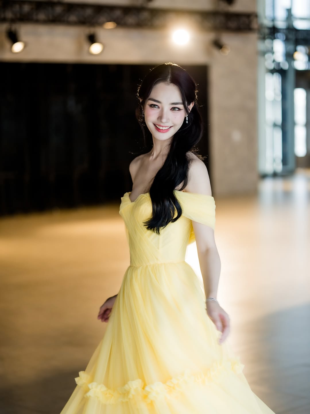 มิ้นท์ - รัญชน์รวี เอื้อกูลวราวัตร