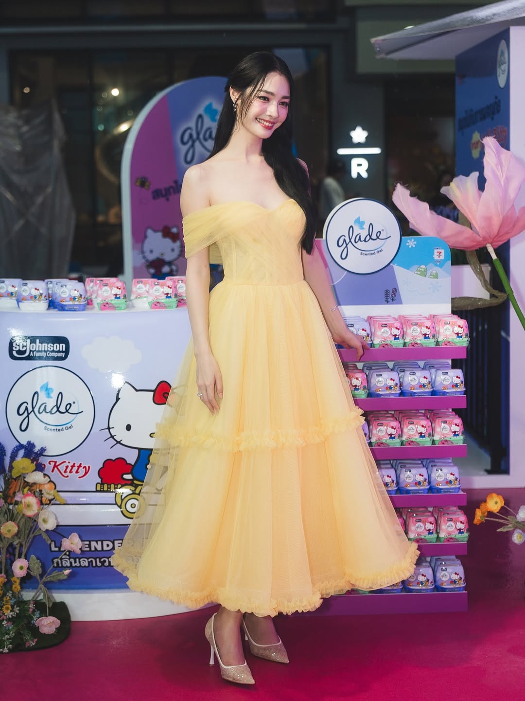 มิ้นท์ - รัญชน์รวี เอื้อกูลวราวัตร