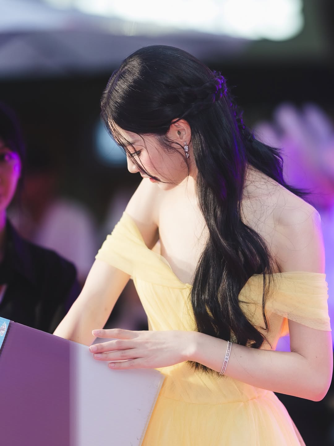 มิ้นท์ - รัญชน์รวี เอื้อกูลวราวัตร