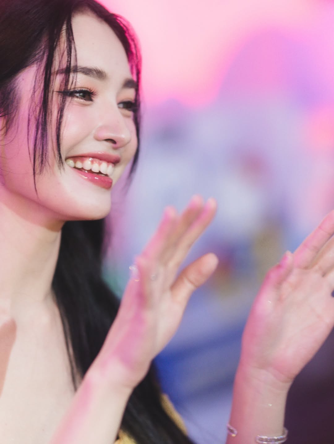 มิ้นท์ - รัญชน์รวี เอื้อกูลวราวัตร