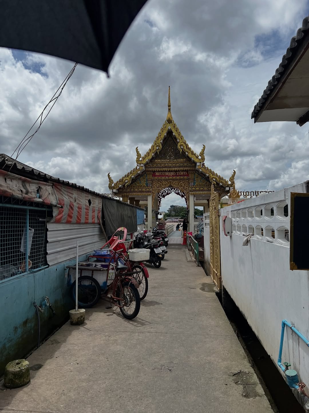 มิ้นท์ - รัญชน์รวี เอื้อกูลวราวัตร