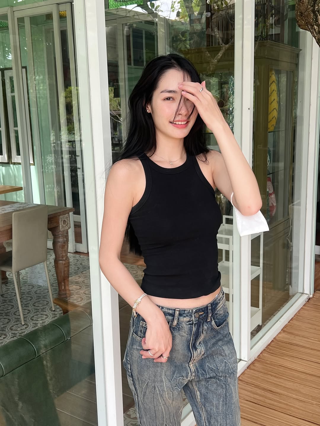 มิ้นท์ - รัญชน์รวี เอื้อกูลวราวัตร