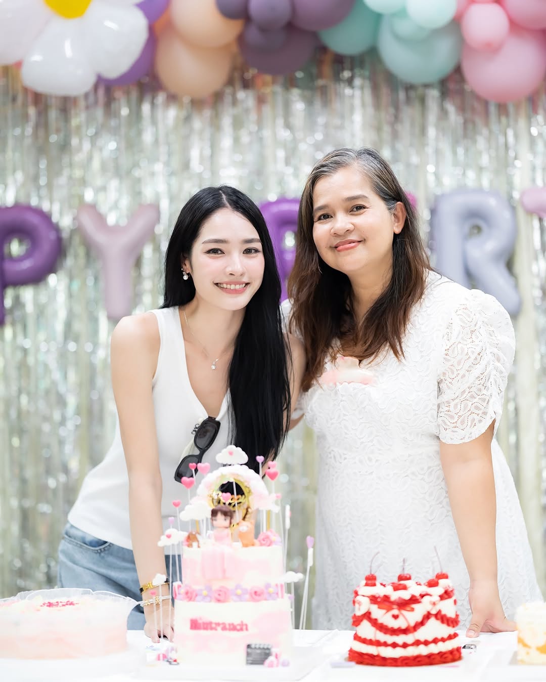 มิ้นท์ - รัญชน์รวี เอื้อกูลวราวัตร