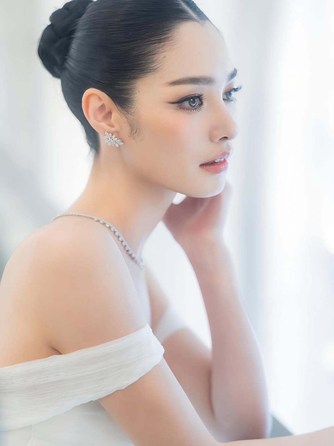 มิ้นท์ - รัญชน์รวี เอื้อกูลวราวัตร