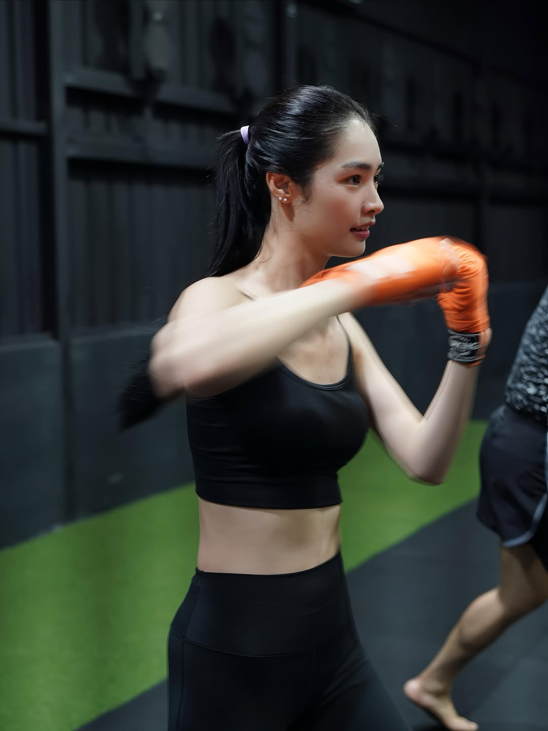 มิ้นท์ - รัญชน์รวี เอื้อกูลวราวัตร