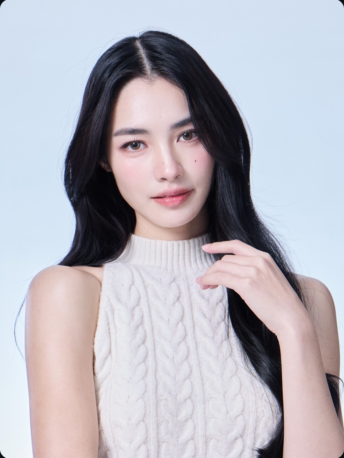 มิ้นท์ - รัญชน์รวี เอื้อกูลวราวัตร