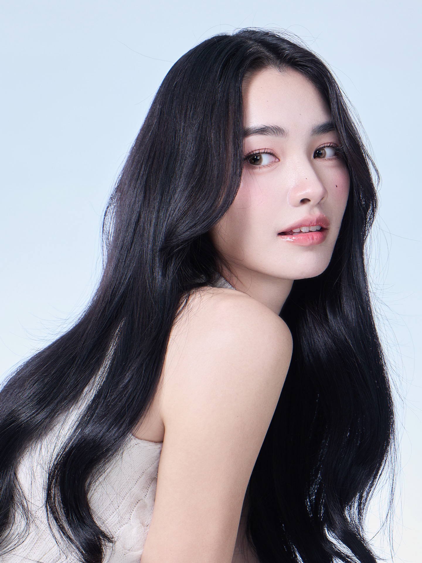 มิ้นท์ - รัญชน์รวี เอื้อกูลวราวัตร
