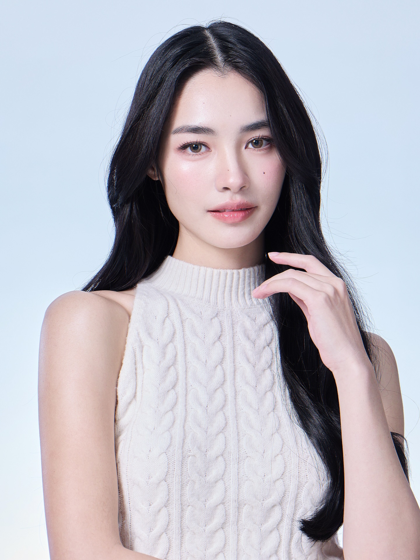 มิ้นท์ - รัญชน์รวี เอื้อกูลวราวัตร