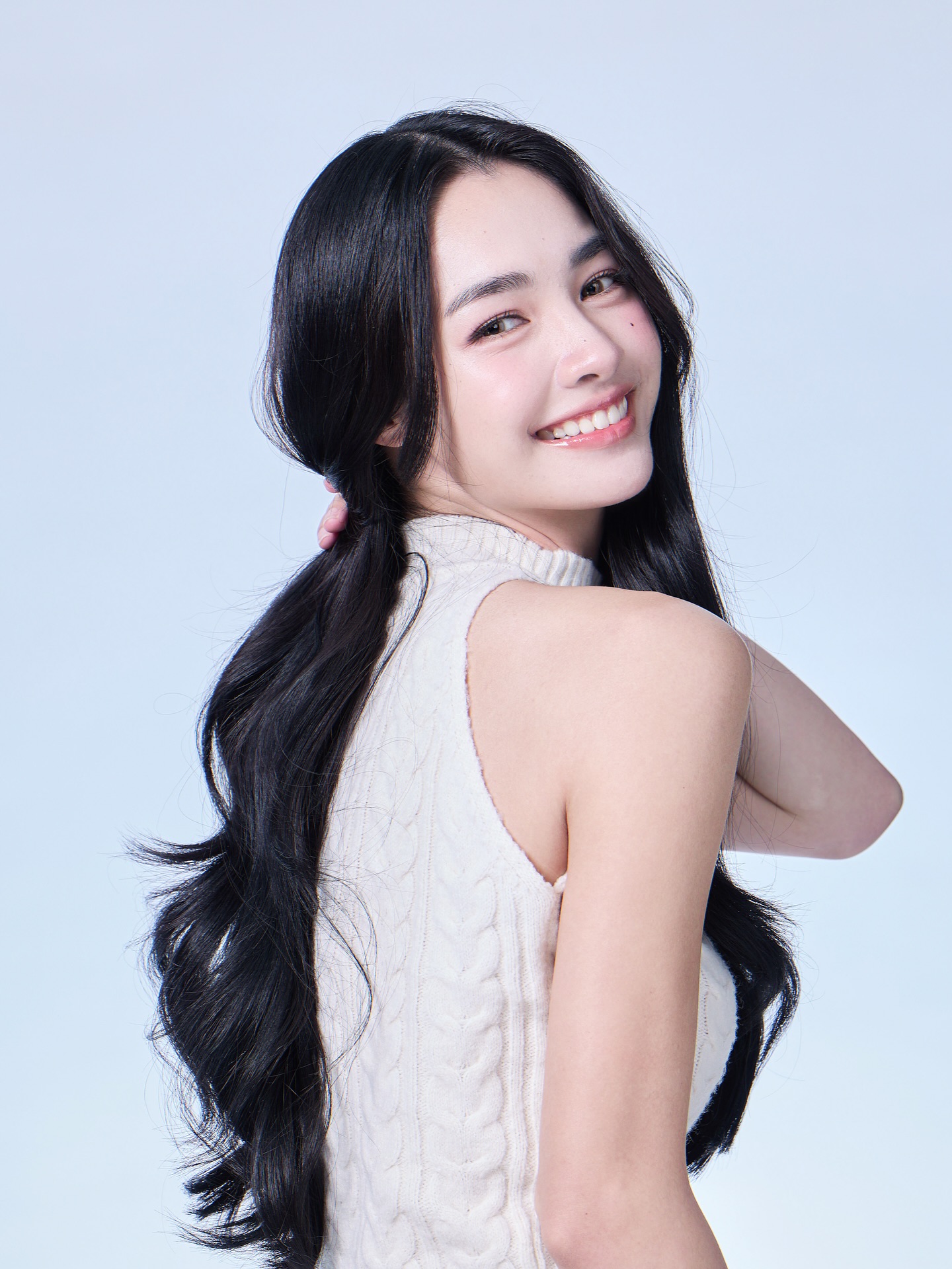 มิ้นท์ - รัญชน์รวี เอื้อกูลวราวัตร
