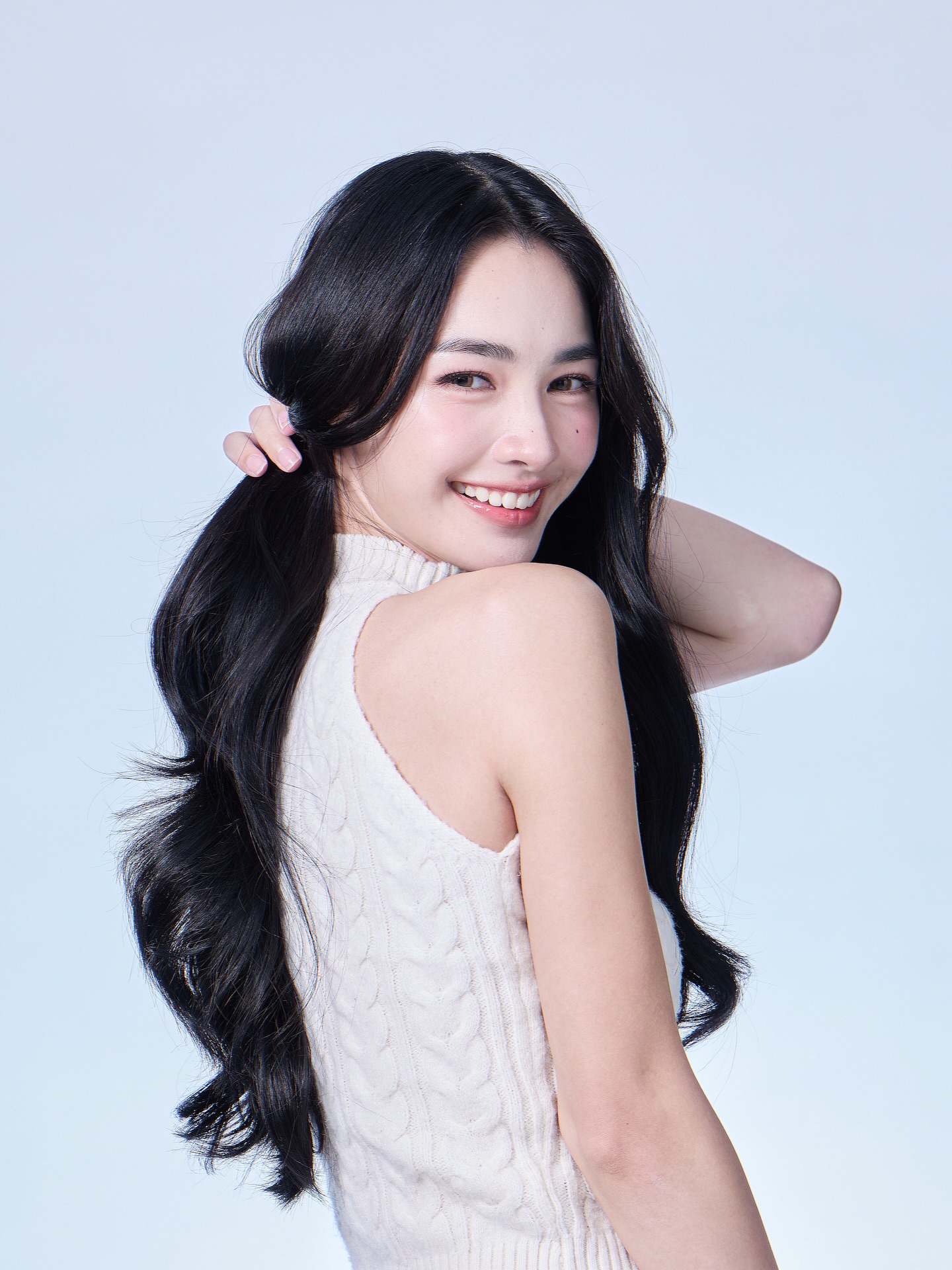 มิ้นท์ - รัญชน์รวี เอื้อกูลวราวัตร