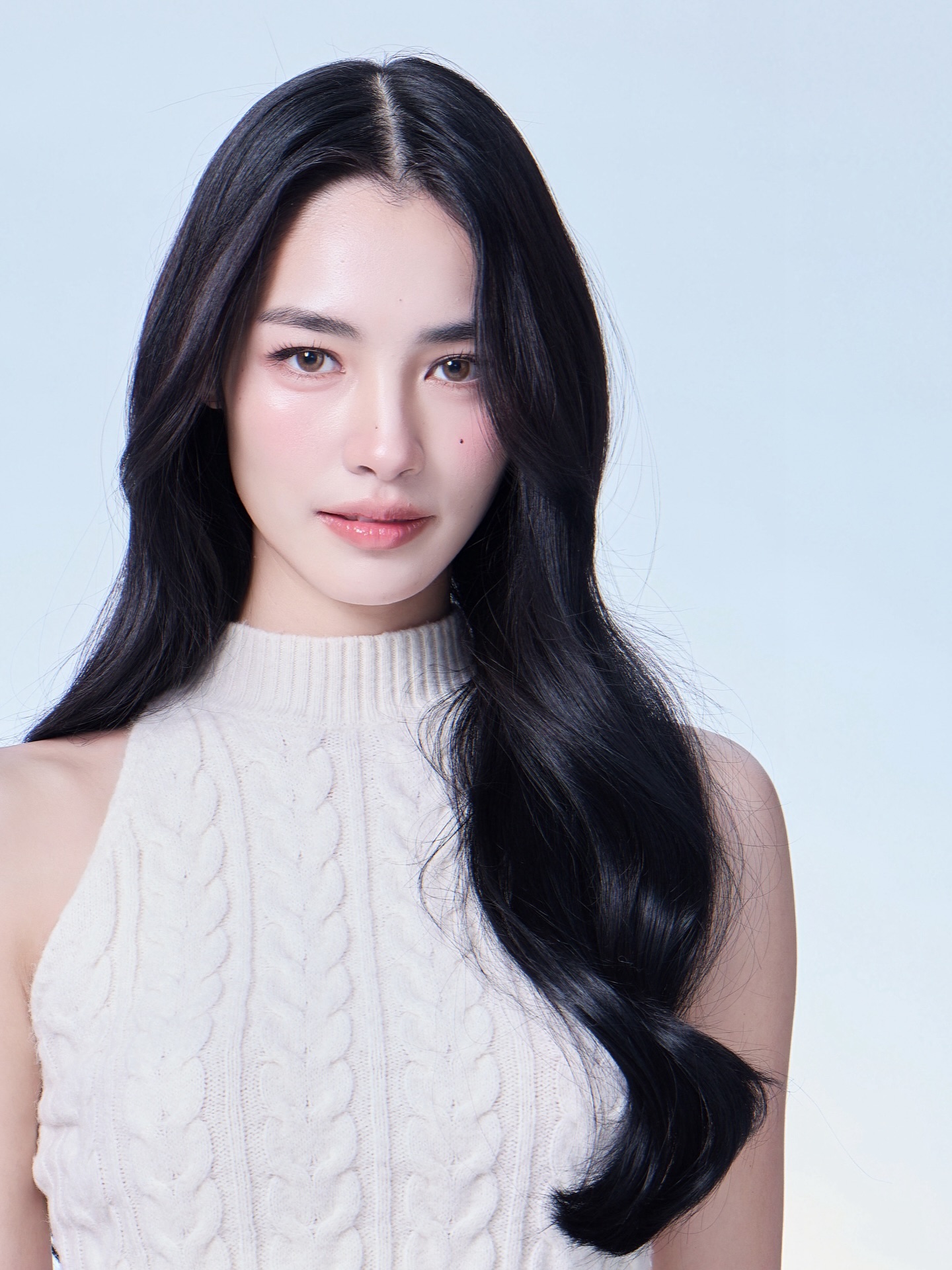 มิ้นท์ - รัญชน์รวี เอื้อกูลวราวัตร