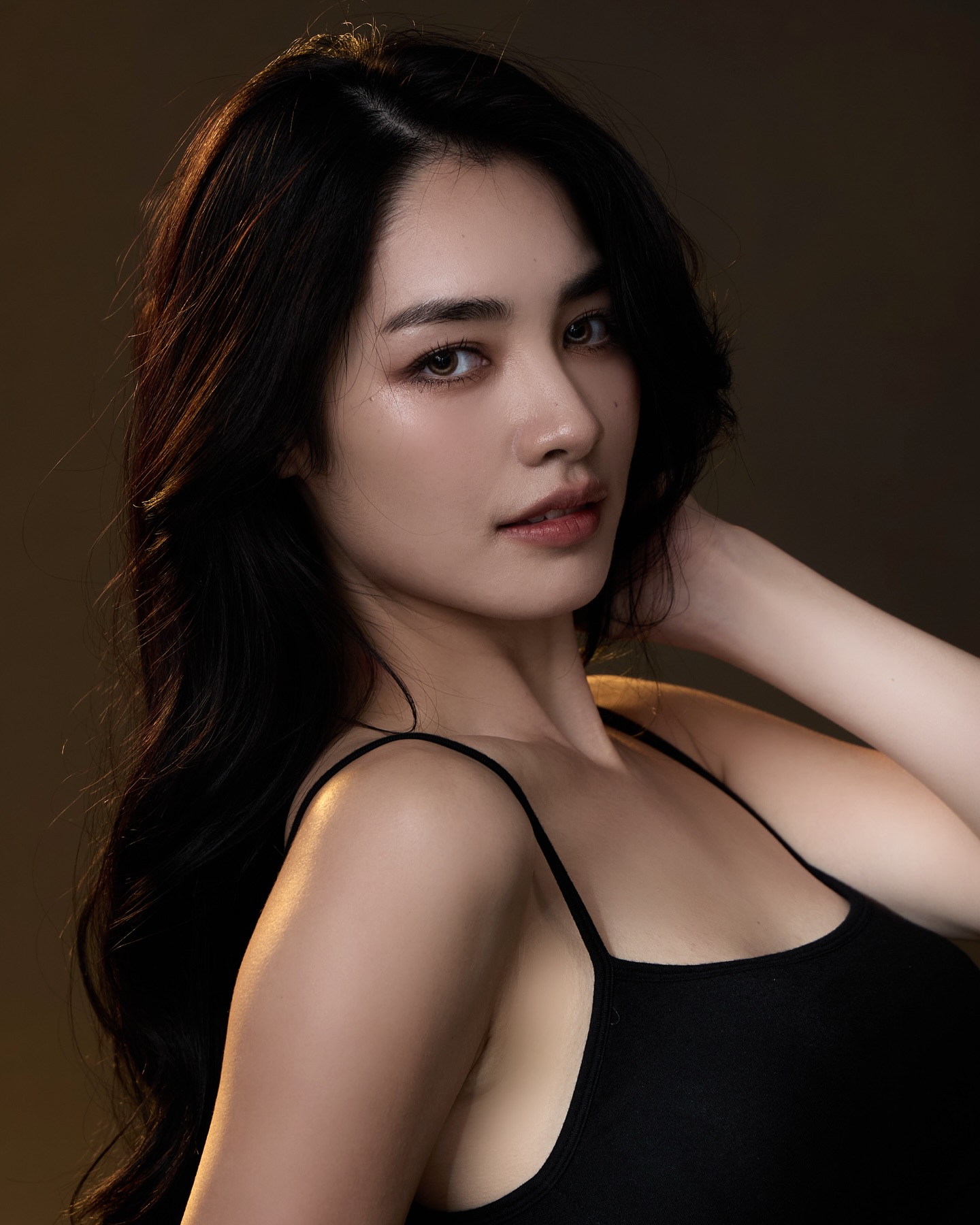 มิ้นท์ - รัญชน์รวี เอื้อกูลวราวัตร