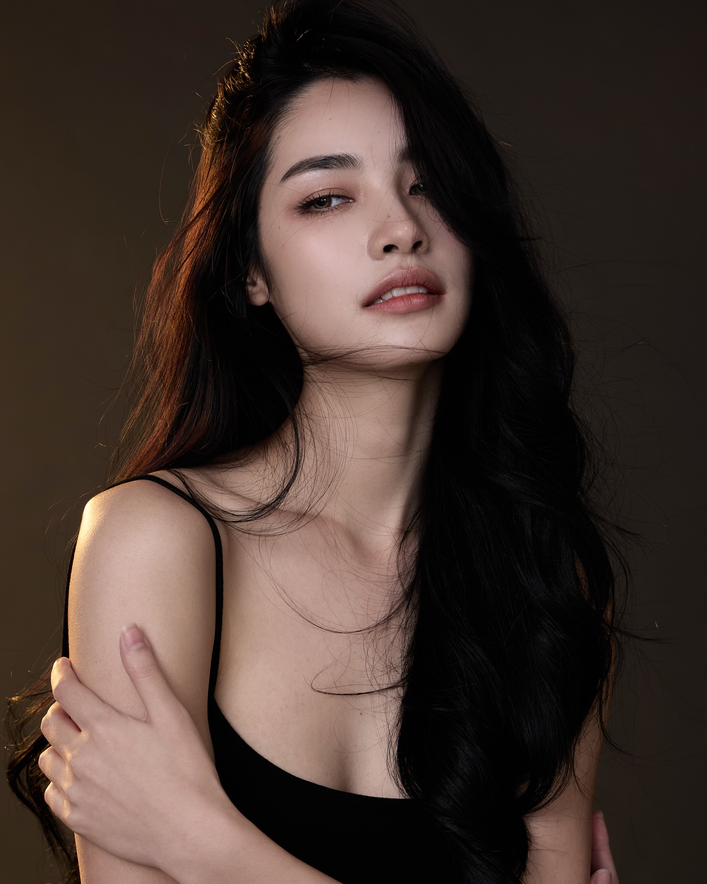 มิ้นท์ - รัญชน์รวี เอื้อกูลวราวัตร